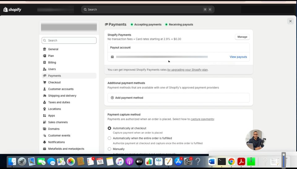 Shopify Payments aceptando pagos y recibiendo payouts en USD.